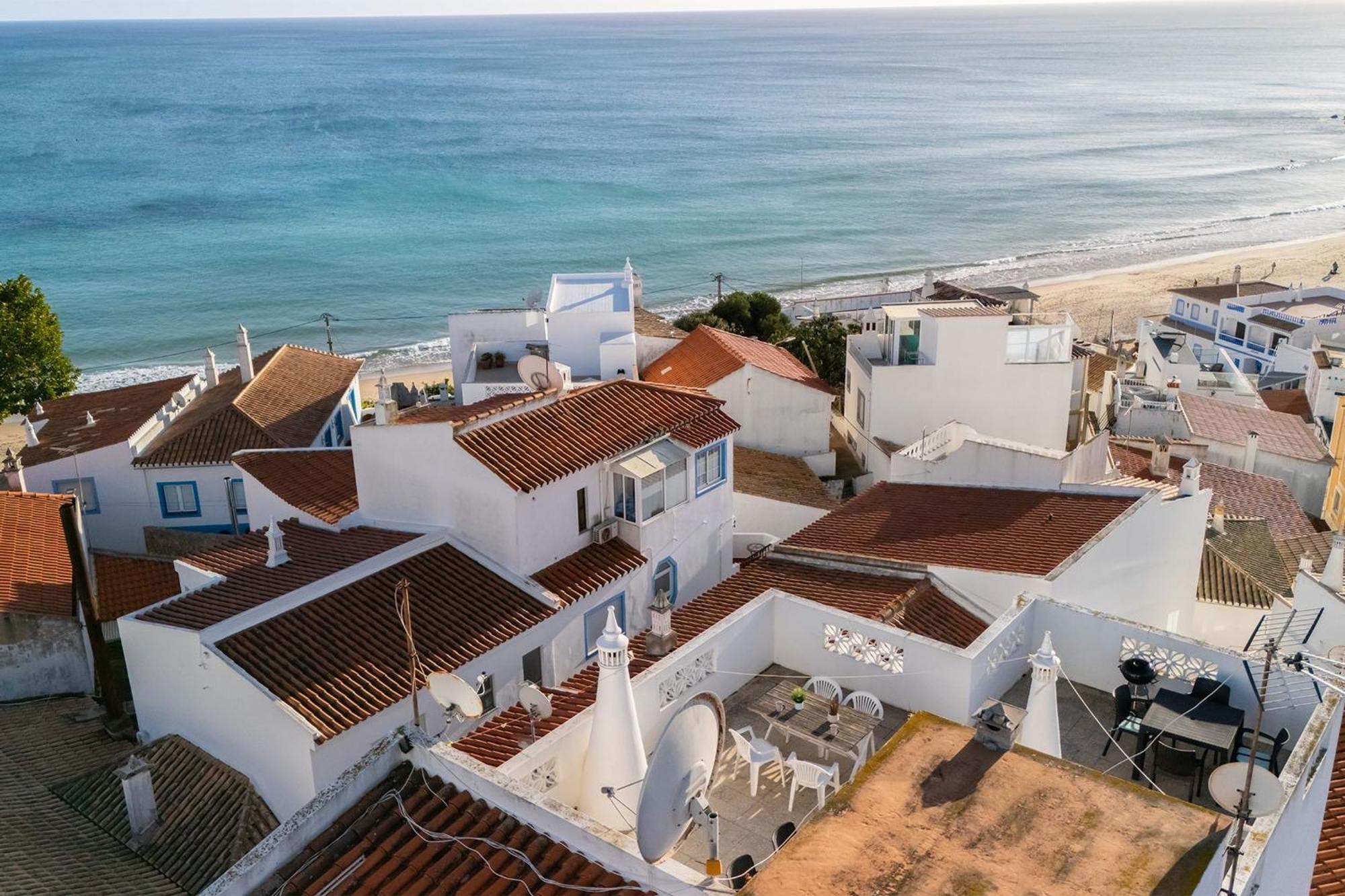 Comfy Flat W/ Rooftop Beach View By Lovelystay Burgau Exterior photo