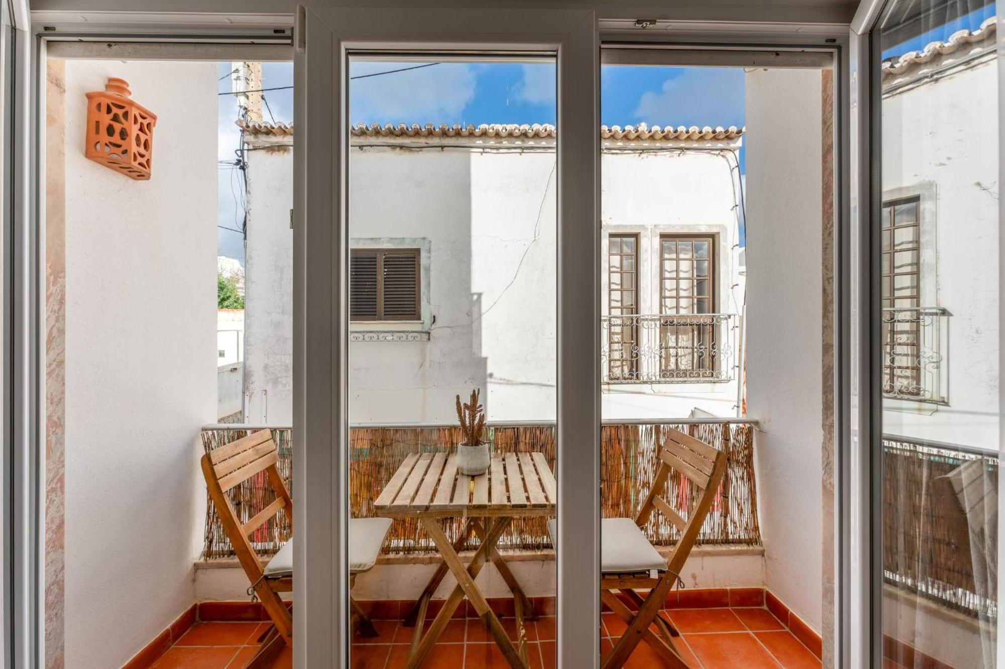 Comfy Flat W/ Rooftop Beach View By Lovelystay Burgau Exterior photo